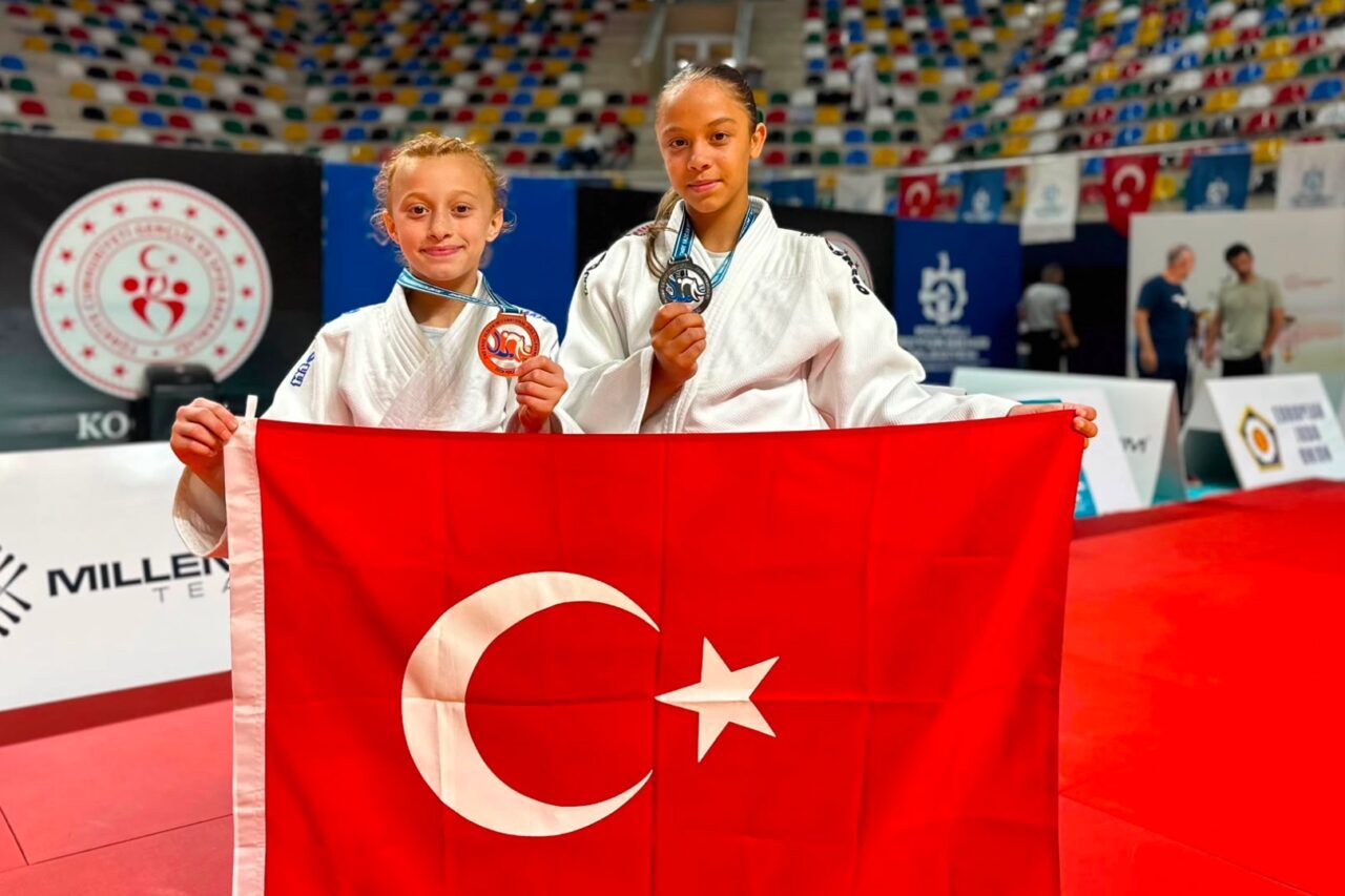 Sakarya Büyükşehir Belediyesi Spor Kulübü sporcuları, Kocaeli'de düzenlenen organizasyonlarda önemli