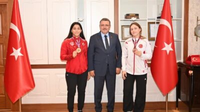 Avrupa şampiyonu milli güreşçi Elif Şevval Kurt, milli sporcu Beyzanur