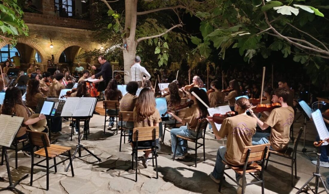 İzmir Büyükşehir Belediyesi'nin desteği ile düzenlenen Stoa Orkestra Kampı, Ahmed