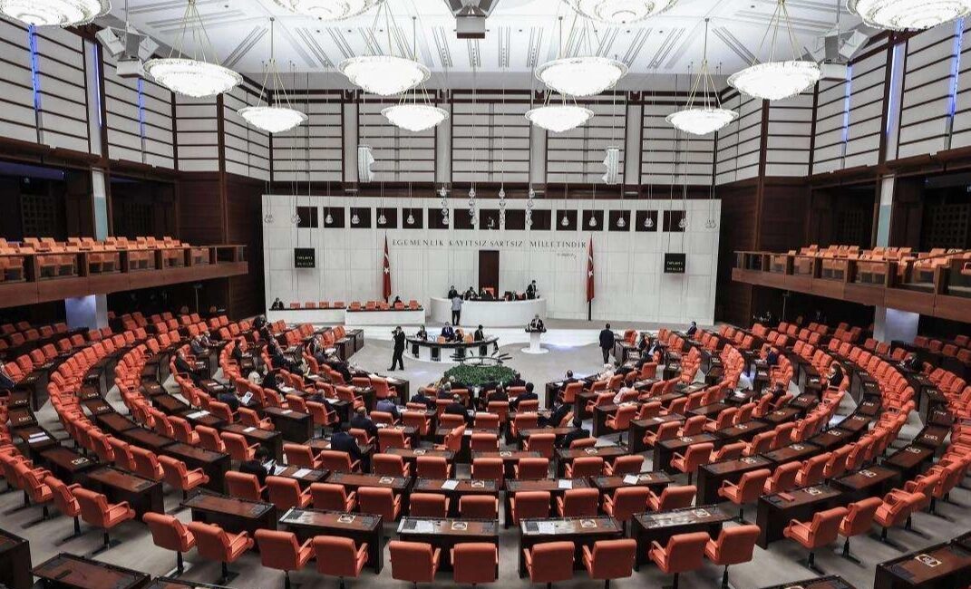 Türkiye Büyük Millet Meclisi (TBMM) kayıtlarında yapılan güncellemeyle YENİ Parti,
