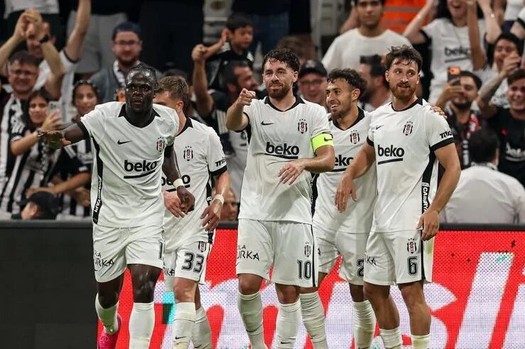 UEFA Avrupa Ligi'nde oynanan maçlarda 9 takım tur atladı. Beşiktaş,