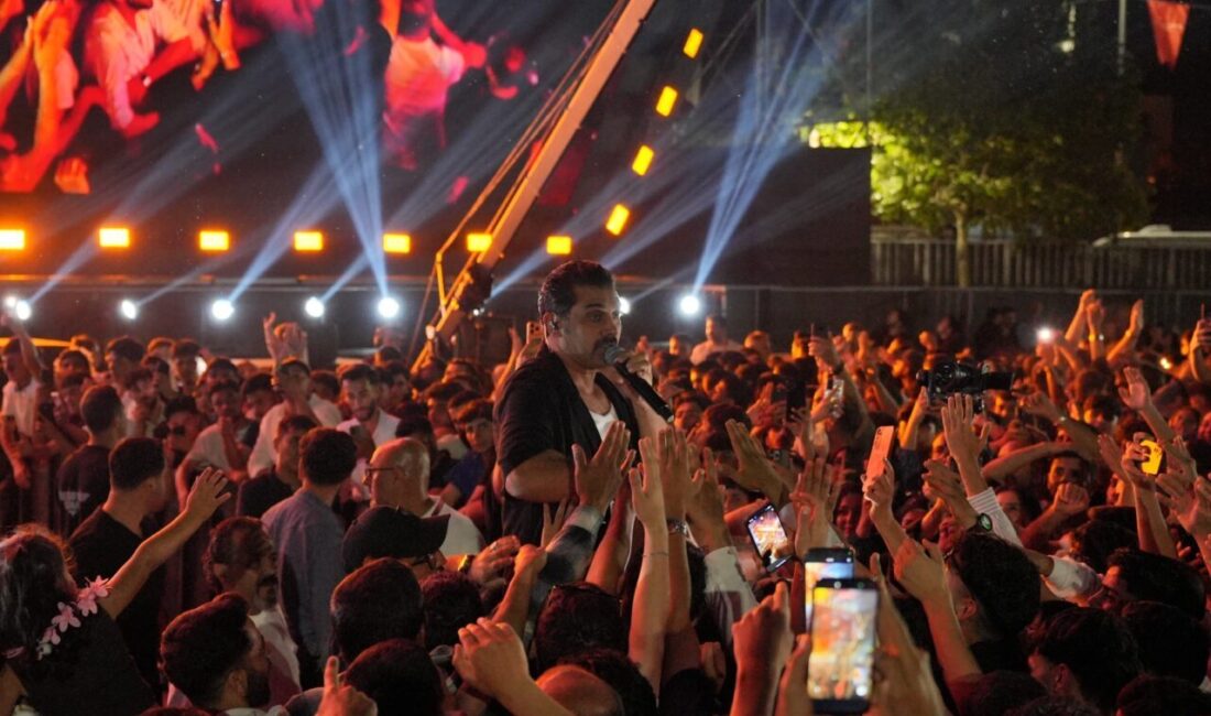 Kültür ve Turizm Bakanlığı tarafından düzenlenen Van Kültür Yolu Festivali,