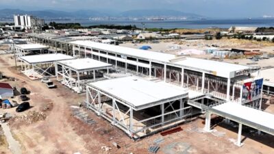 Kocaeli Büyükşehir Belediyesi’nin kente kazandırdığı vizyon projelerden Sosyal Yaşam Merkezi’nde