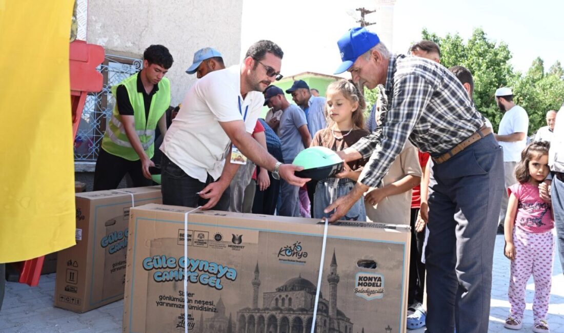 Konya Büyükşehir Belediyesi’nin “Güle Oynaya Camiye Gel” projesinde yaz tatilinde