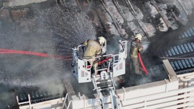 İzmir’in Konak ilçesi Çınarlı Mahallesi’nde bulunan 8 katlı bir banka