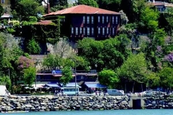 Adalar Belediyesi'ne yönelik rüşvet ve usulsüzlük soruşturması kapsamında tutuklanan mimar