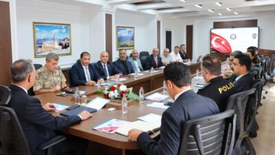 Ağrı Valisi Önder Bozkurt başkanlığında gerçekleştirilen İl Spor Güvenliği Toplantısı’nda,