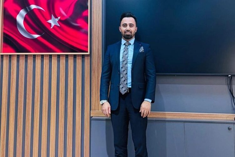 Ağrı merkez doğumlu akademisyen Suat Polat, eğitim ve sosyal bilgiler