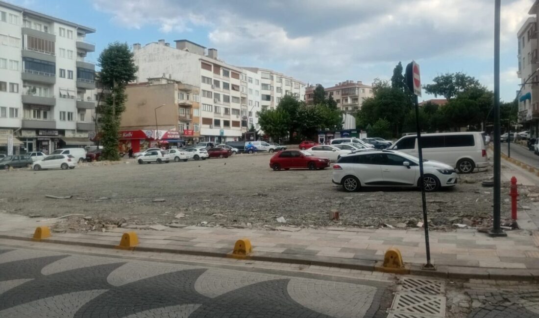Edirne Keşan'da yıkılan Ali Paşa Çarşısı'nın boş kalan arazisi, bölgedeki