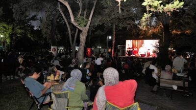 Ankara Keçiören Belediyesi tarafından ilçenin farklı noktalarında düzenlenen Açık Hava Sinema