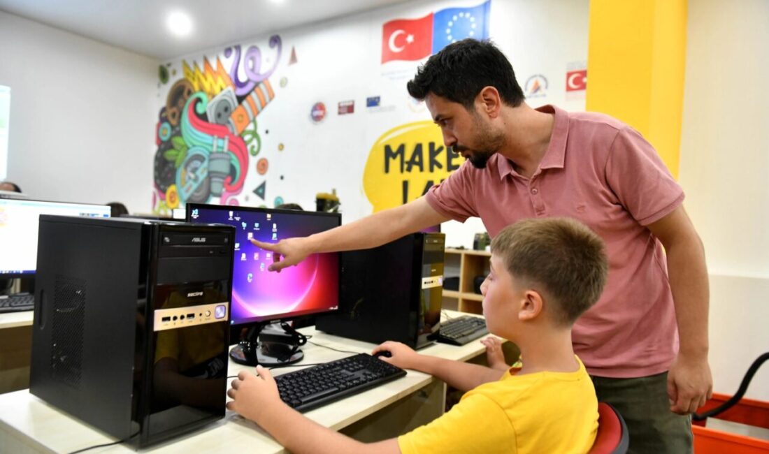 Antalya'da Muratpaşa Belediyesi Abdullah Sevimçok Sivil Toplum ve İnovasyon Merkezi’nde