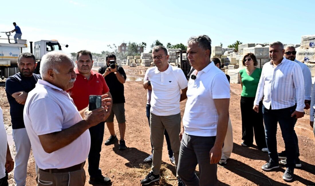 Antalya'da Muratpaşa Belediye Başkanı Ümit Uysal, Doğuyaka Mahallesi’nde dün çıkan