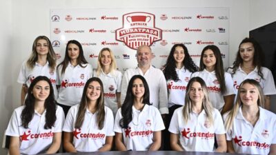 Arabica Coffee House Kadınlar 1. Ligi’nde mücadele eden Muratpaşa Belediyesi