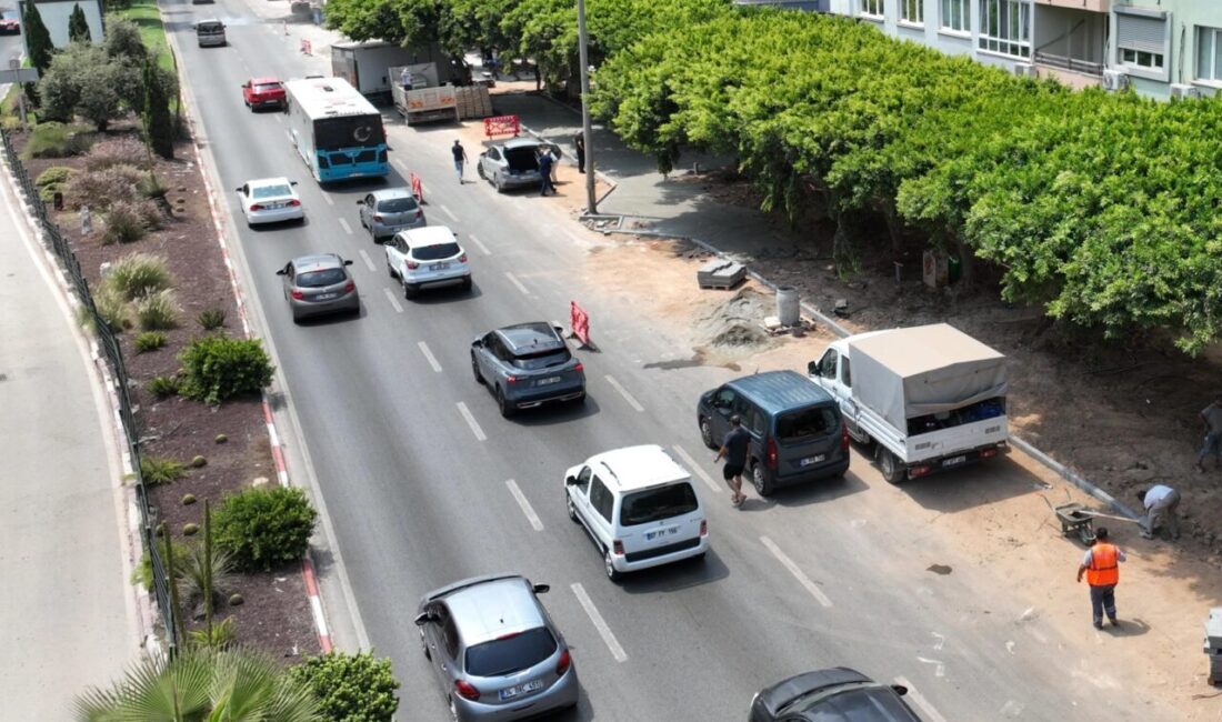 Antalya Büyükşehir Belediyesi, kent merkezinde yaya güvenliğini ve ulaşım konforunu