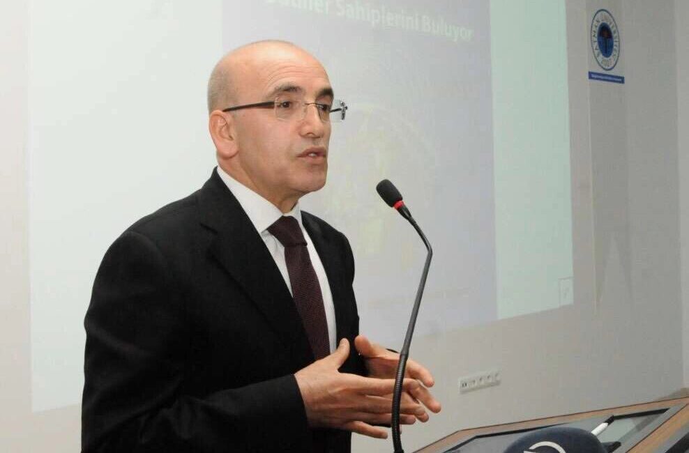 Hazine ve Maliye Bakanı Mehmet Şimşek, yıllık enflasyonun %31,8'e düştüğünü