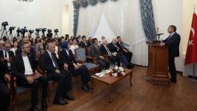 Milli Eğitim Bakanı Yusuf Tekin, “Dijital Vatan Akademisi”nin açılış dersini