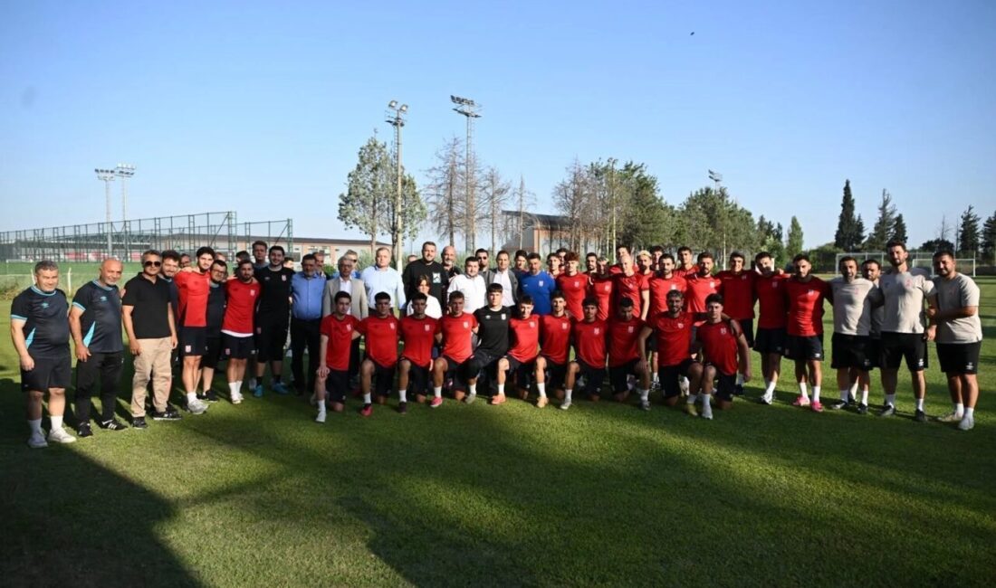 Balıkesir Büyükşehir Belediye Başkanı Ahmet Akın, Balıkesirspor Kulüp Başkanı Mert