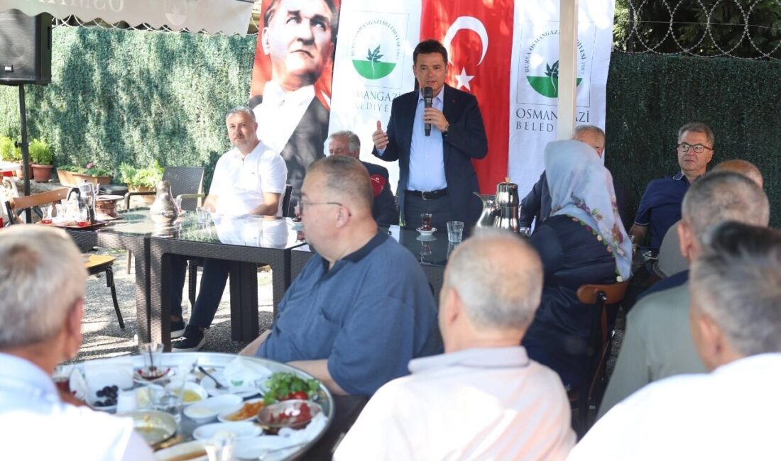 Bursa'da Osmangazi Belediye Başkanı Erkan Aydın, mahalle buluşmaları kapsamında kırsal