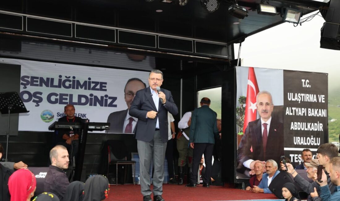 Ulaştırma ve Altyapı Bakanı Abdulkadir Uraloğlu ile birlikte 1. Honefter