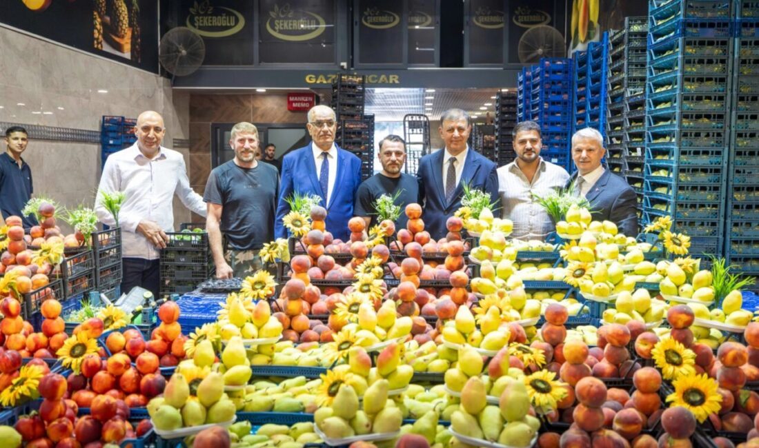 İzmir Büyükşehir Belediye Başkanı Dr. Cemil Tugay, İzmir Sebze ve