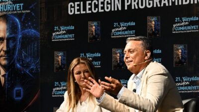 Antalya Muratpaşa Belediye Başkanı Ümit Uysal, “21. Yüzyılda Yeniden Cumhuriyet”