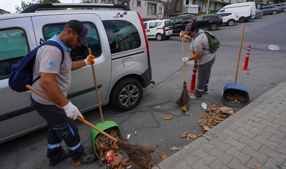 Beylikdüzü Belediyesi, rutin temizlik hizmetlerinin yanı sıra yaz dönemine özel