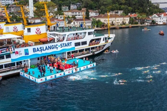 Dünyada, kıtaları kulaçlarla birleştiren tek yarış olma özeliği taşıyan Boğaziçi