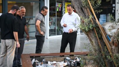 Bornova Belediye Başkanı Ömer Eşki mesaiye gün ağardığı saatlerde Bornova’nın