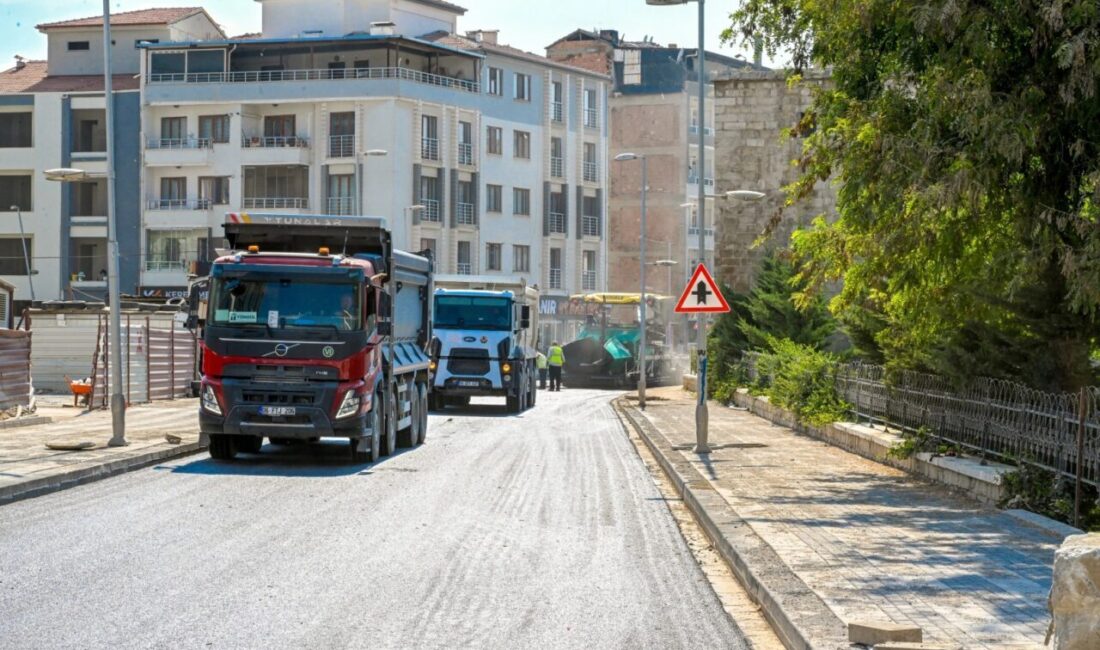 Malatya Büyükşehir Belediye Başkanı Sami Er, yol ve ulaşım çalışmalarının