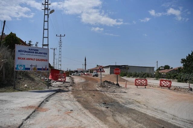 Kayseri Büyükşehir Belediyesi, Buğdaylı’nın ulaşım konforunu artırmak için Buğdaylı-Kızık yolunda