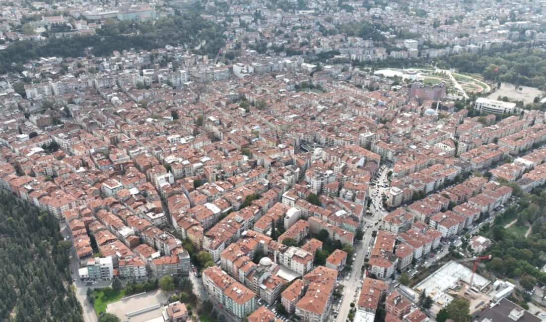 Bursa Büyükşehir Belediye Başkan Vekili Şahin Biba, Osmangazi ilçesindeki 82