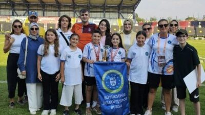 Bursa Büyükşehir Belediyespor Kulübü sporcuları, Düzce’de gerçekleştirilen 2026 U13-U15 Açık