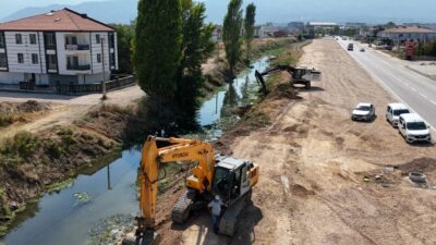 Bursa'da İnegöl Belediye Başkanı Alper Taban, DSİ Bölge Müdürü İnan