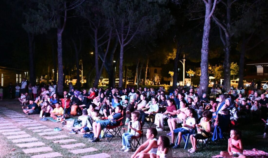 Bursa'da İznik Belediyesi’nin bu yıl dördüncüsünü düzenlediği “Nostaljik Yaz Akşamları”