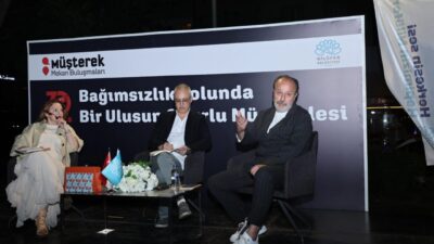 Bursa'da Nilüfer Belediyesi’nin düzenlediği Müşterek Mekan Buluşmaları’nda akademisyen Orhan Şener