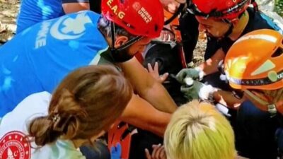 Bursa’nın Nilüfer ilçesine bağlı Gümüştepe Mahallesi’nde yüksekten düşerek yaralanan bir