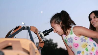 Bilimin ışığında ilerleyerek ilçede yaşayan vatandaşları kültür, sanat ve bilim