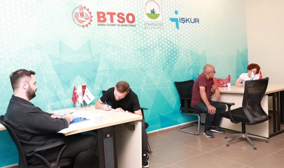 Bursa Osmangazi Belediyesi’nin iş arayan vatandaşlarla işverenleri buluşturduğu istihdam buluşmalarının