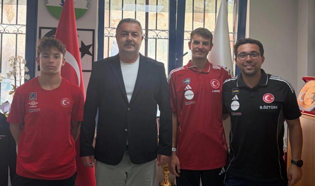 Bursa'da Osmangazi Belediyespor’un milli sporcuları Arda Meriç ve Ali Efe