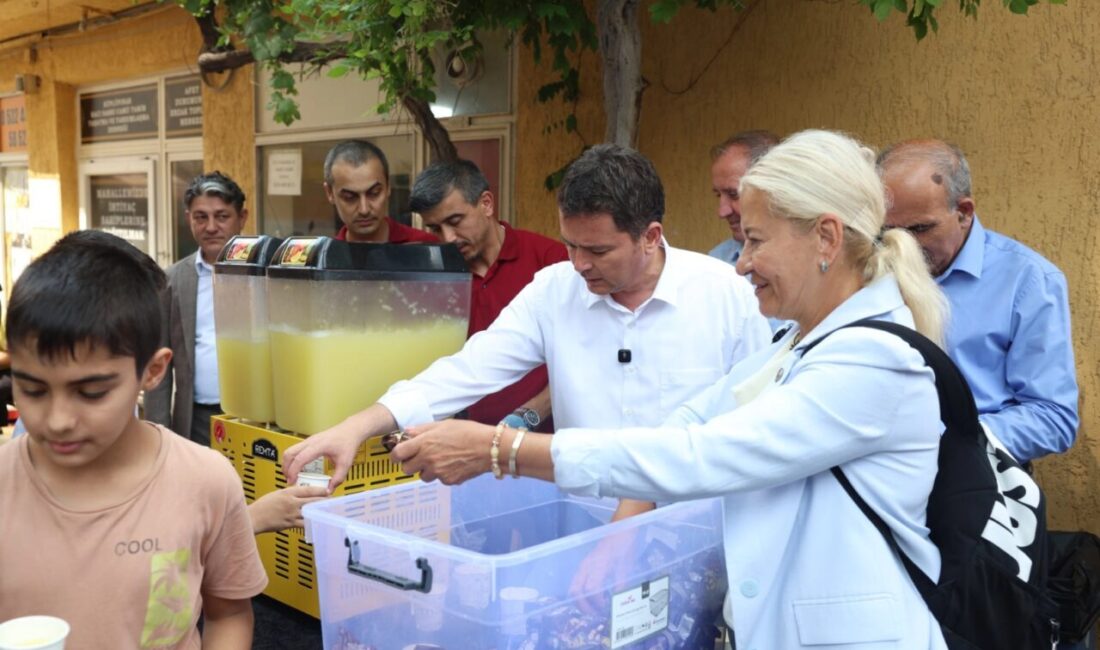 Bursa'da Osmangazi Belediye Başkanı Erkan Aydın, mahalle ziyaretleri kapsamında Küplüpınar