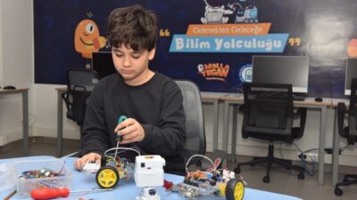 Bursa'da Yıldırım Belediyesi, 30 Ağustos Zafer Bayramı’nın coşkusunu bilim ve