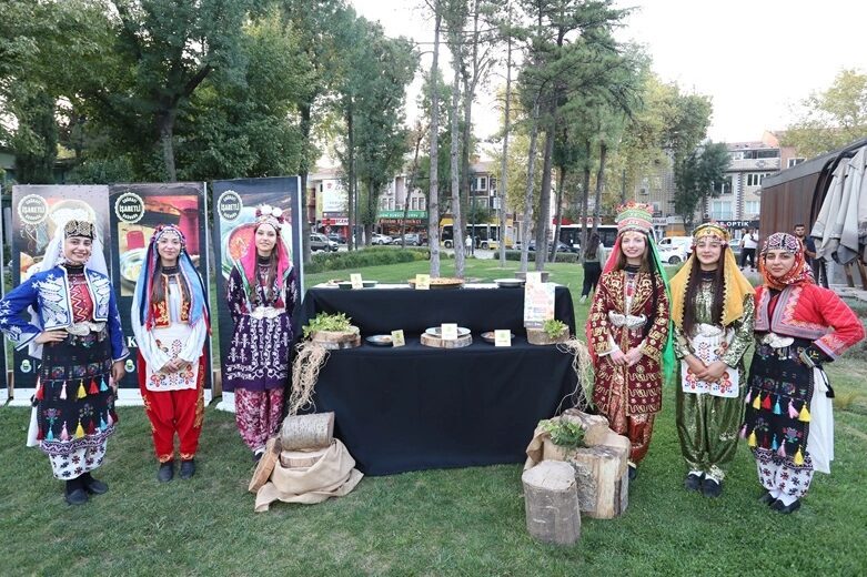 İnegöl Belediyesi’nin şehrin zengin mutfak kültürünü, yöresel ürünlerini ve gastronomi