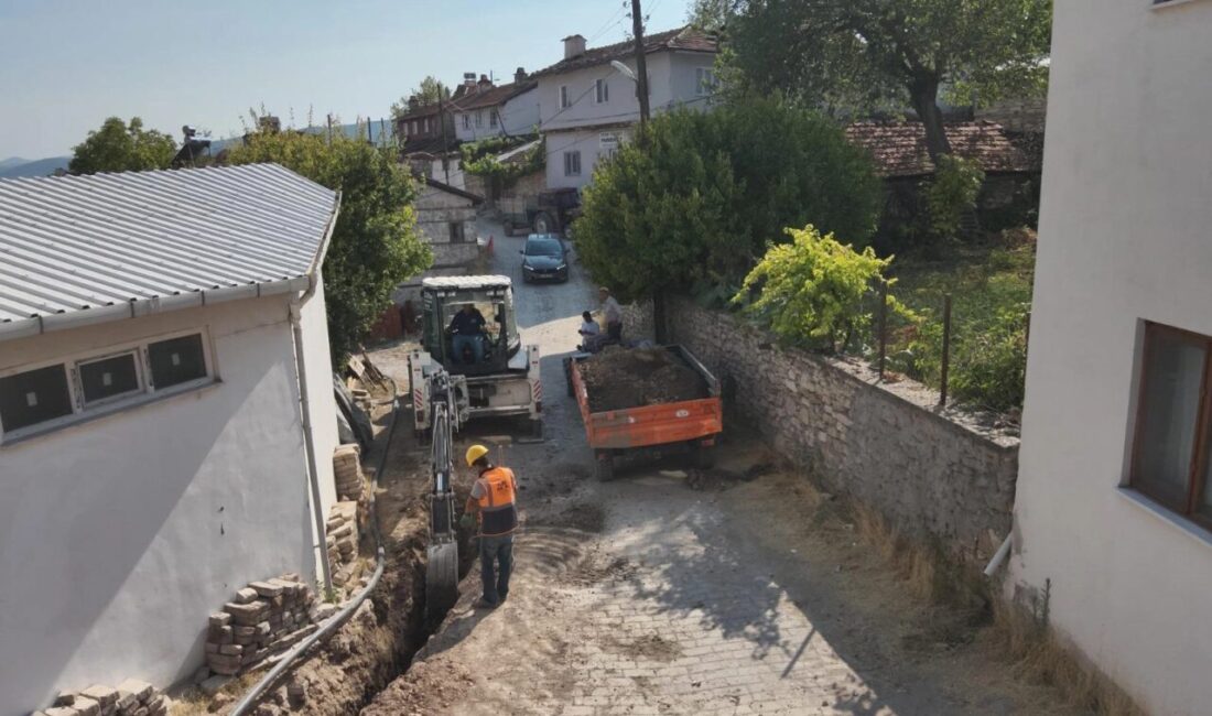 Bursa Büyükşehir Belediyesi, kırsal mahallelerde altyapıyı güçlendirme çalışmaları kapsamında Keles