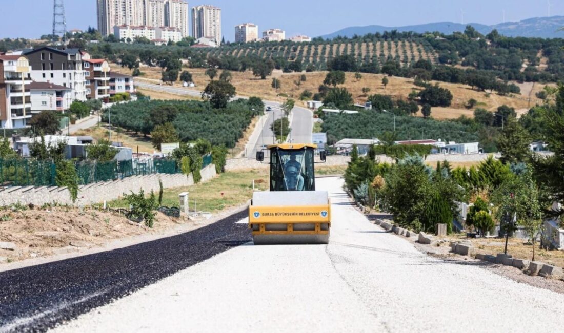 Bursa Büyükşehir Belediyesi, vatandaşların kabristan ziyaretlerini sorunsuz şekilde gerçekleştirmesi amacıyla