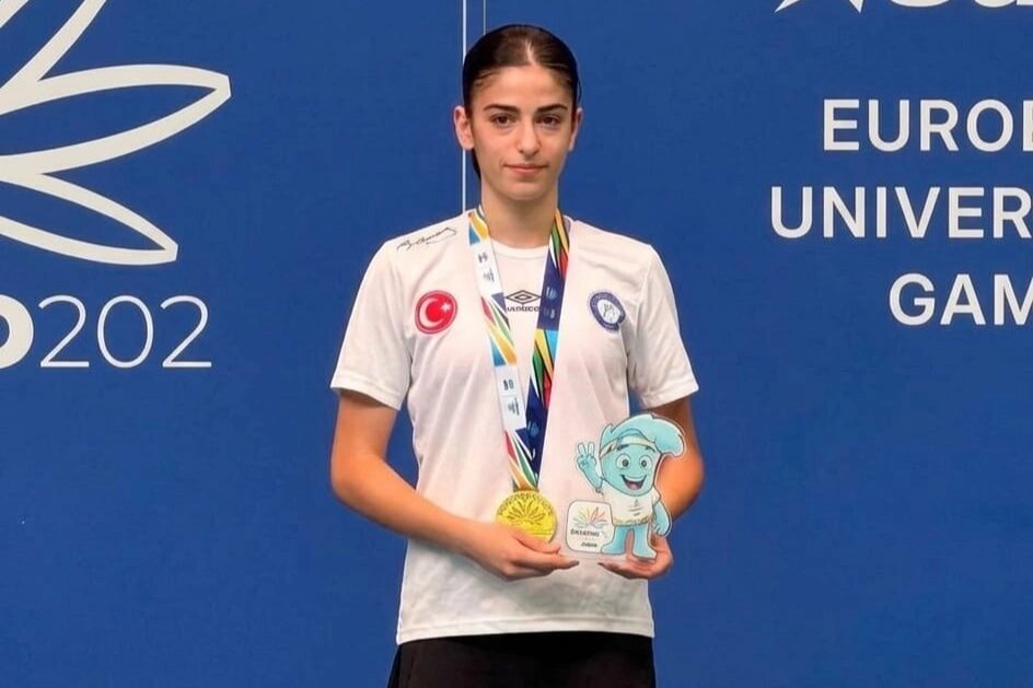 Bursa'da Osmangazi Belediyespor sporcusu Zeynep Berre Ocakoğlu ve partneri Beren