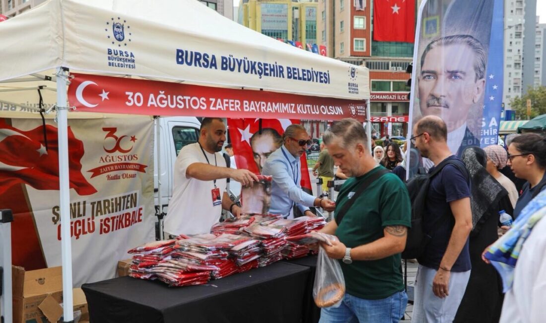 Bursa Büyükşehir Belediyesi, 30 Ağustos Zafer Haftası kapsamında kentin farklı