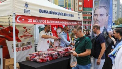 Bursa Büyükşehir Belediyesi, 30 Ağustos Zafer Haftası kapsamında kentin farklı