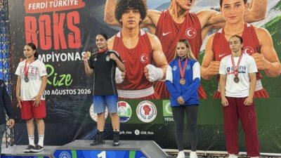 Bursa Büyükşehir Belediyespor Kulübü boksçuları, Rize'de gerçekleştirilen U23 Türkiye Ferdi