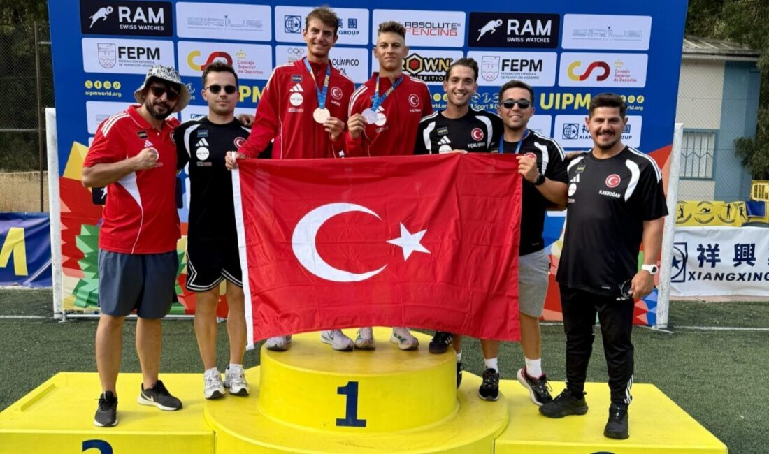 Bursa Büyükşehir Belediyespor Kulübü sporcusu Muhammed Emir Kurtulan, İspanya'da düzenlenen