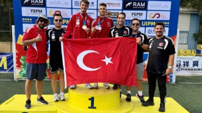 Bursa Büyükşehir Belediyespor Kulübü sporcusu Muhammed Emir Kurtulan, İspanya'da düzenlenen